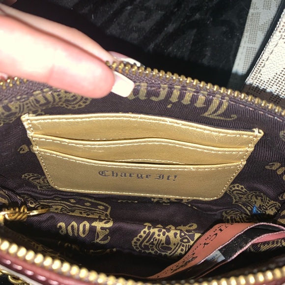 Best vintage pink juicy couture purse in my opinion with additional iteams - Picture 5 of 6